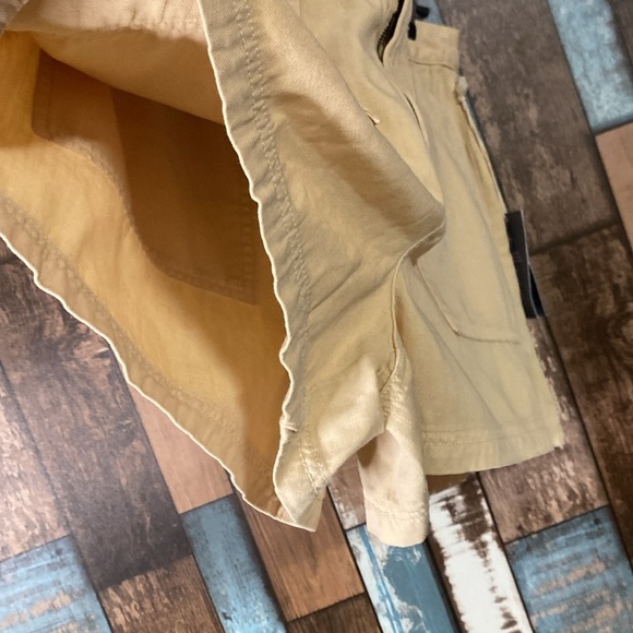 Universal thread  tan shorts - Picture 7 of 16